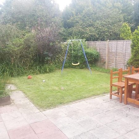 Ashford Holiday Home Smithy Drive Sleeps 5 Free Wifi And Vehicle Parking Kingsnorth Extérieur photo