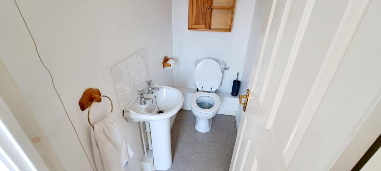 Ashford Holiday Home Smithy Drive Sleeps 5 Free Wifi And Vehicle Parking Kingsnorth Extérieur photo